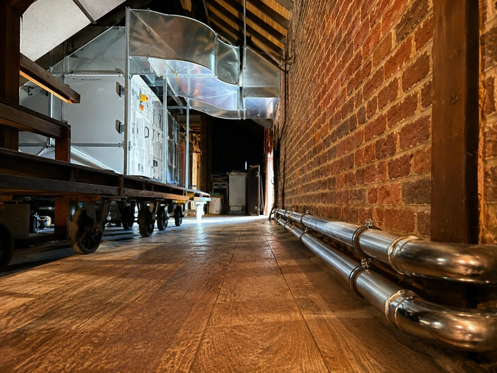 Tuyaux en inox et nouveau système CVC au théâtre La Ferme de Martinrou.