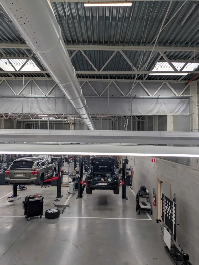 Système de ventilation CVC au Porsche Center Louvain-la-Neuve